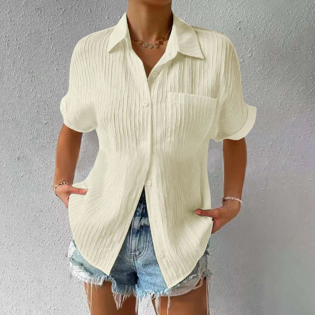 Avslappet løs bluse med knapper