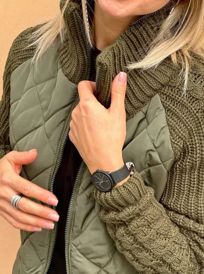 Dame avslappet ensfarget strikket patchwork jakke med glidelås